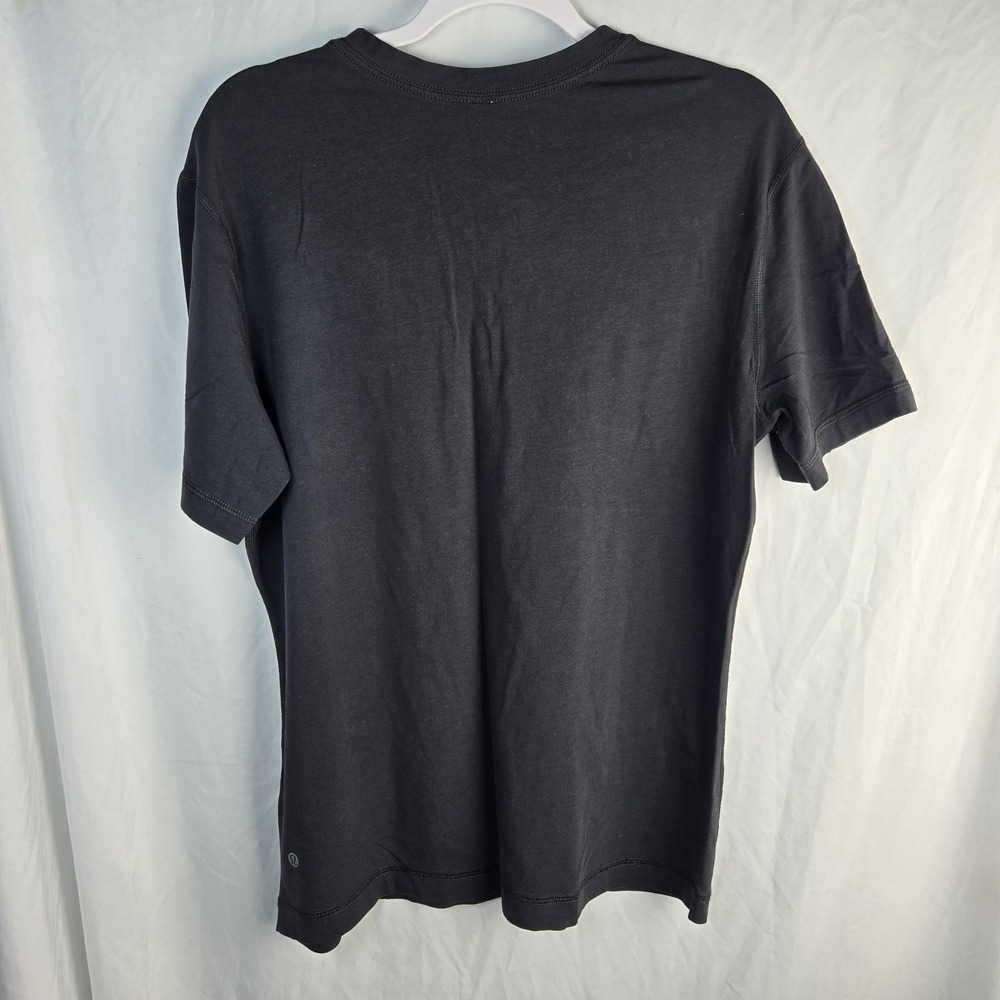 Lululemon Shirt Mens Large Black 5 Year Basic V Neck Short Sleeve Tee Neutral - Picture 3 of 6